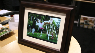 An Unfortunate Grope of SmartParts' Fugly Digital Photo Frame/Printer